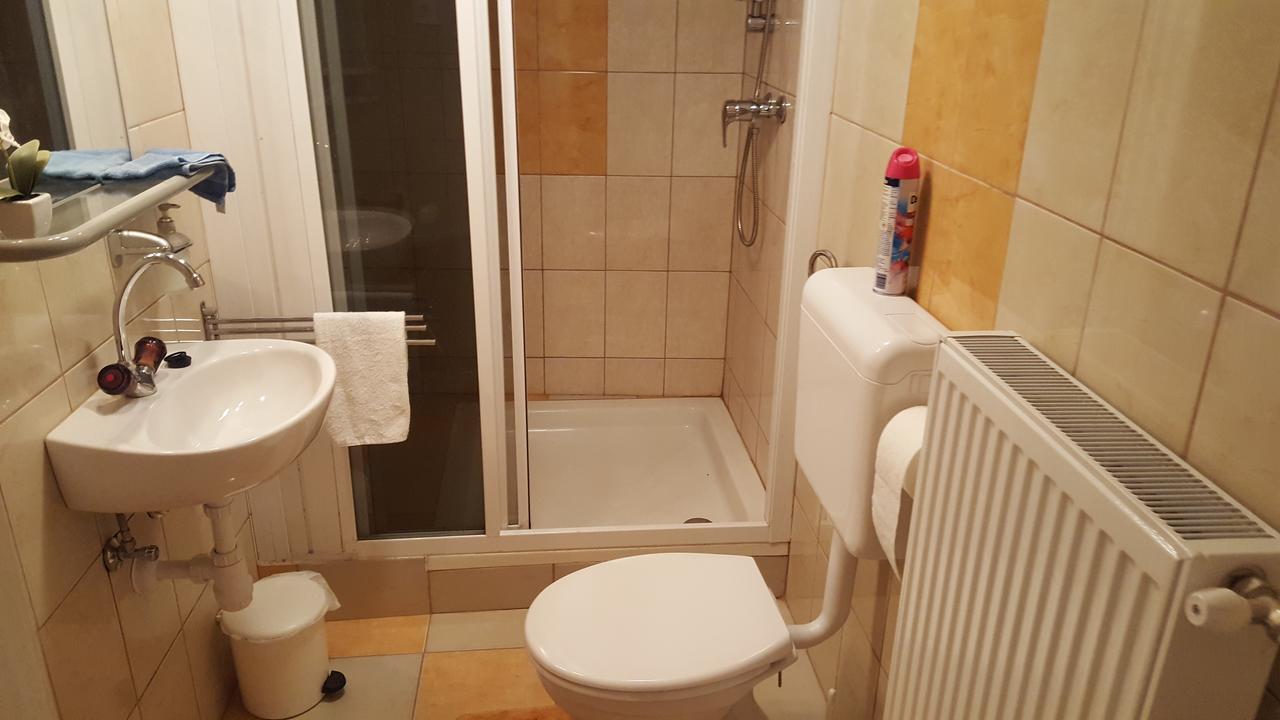 Hangulat Vendeghaz Apartmanok Orosháza Buitenkant foto