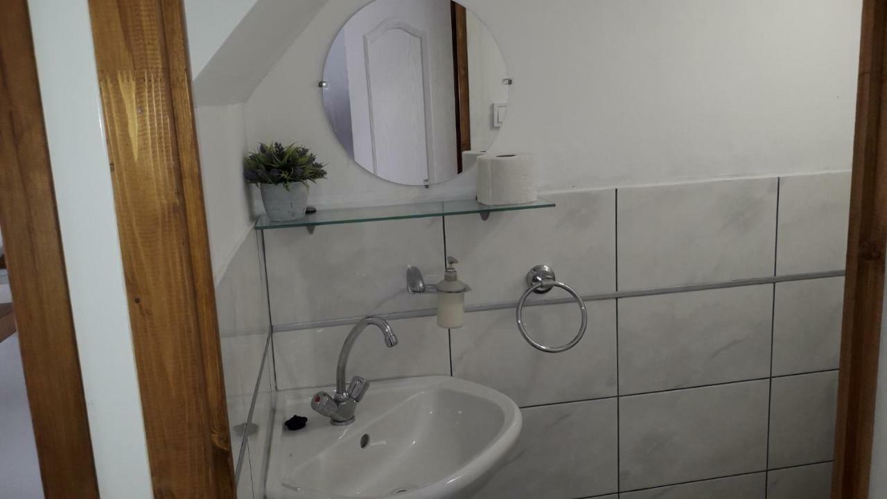 Hangulat Vendeghaz Apartmanok Orosháza Buitenkant foto