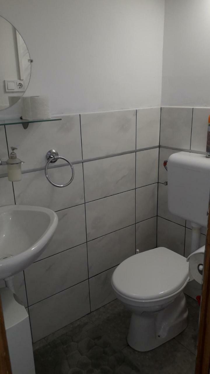 Hangulat Vendeghaz Apartmanok Orosháza Buitenkant foto