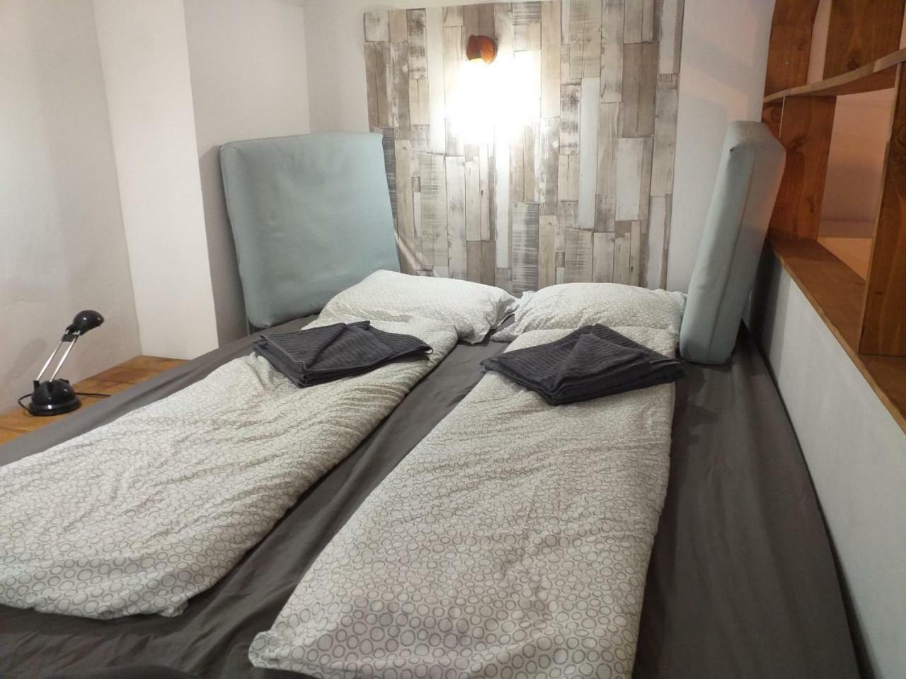 Hangulat Vendeghaz Apartmanok Orosháza Buitenkant foto