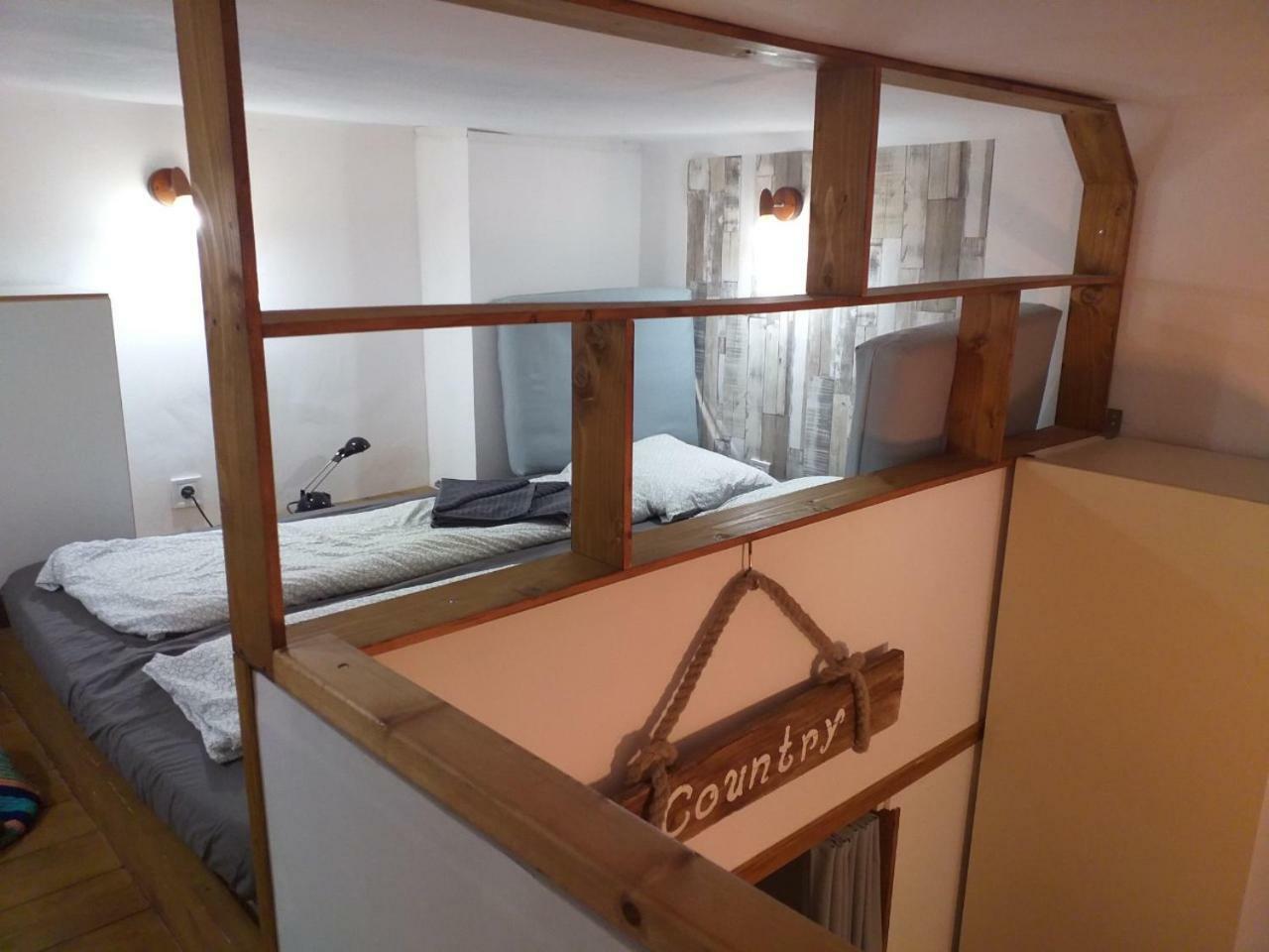 Hangulat Vendeghaz Apartmanok Orosháza Buitenkant foto